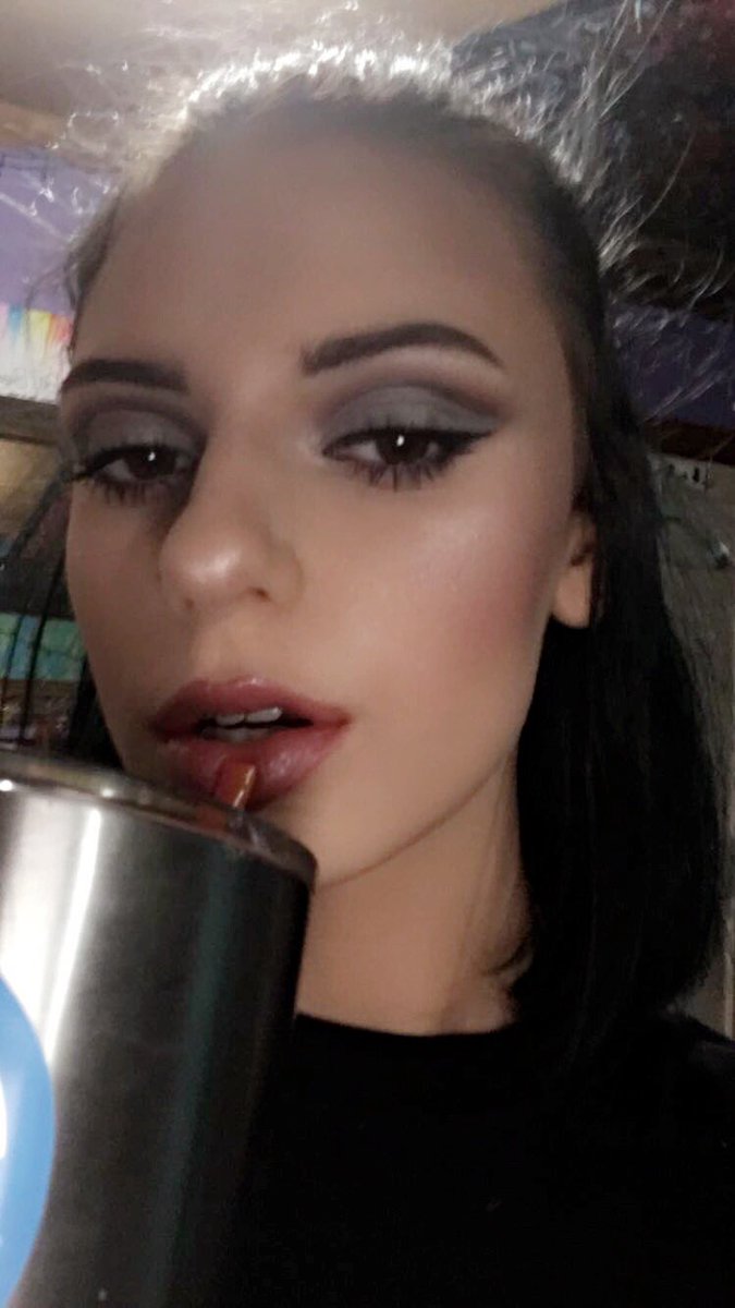 emilyqueeen's tweet photo. life's too short to not feel yourself https://t.co/kv10wDNBSF