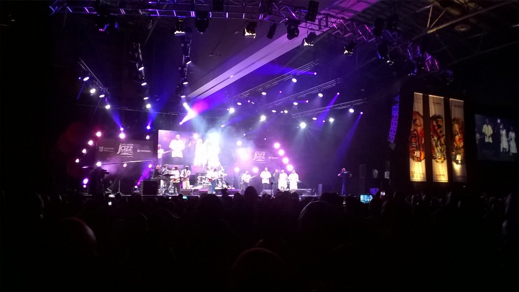 Chooma_'s tweet photo. Baba Tsepo Tshola on stage.. I'm standing too faaaaaar from the stage π’
#CPJF #CTICC π https://t.co/VdkyhvL4yn