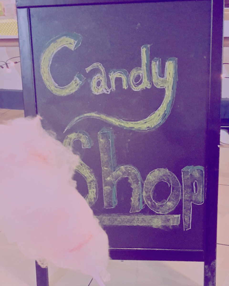 Ms_Delgado_BA's tweet photo. Making the best #candyfloss in town @bradfordacademy student lock in https://t.co/c0JhtzBdcp