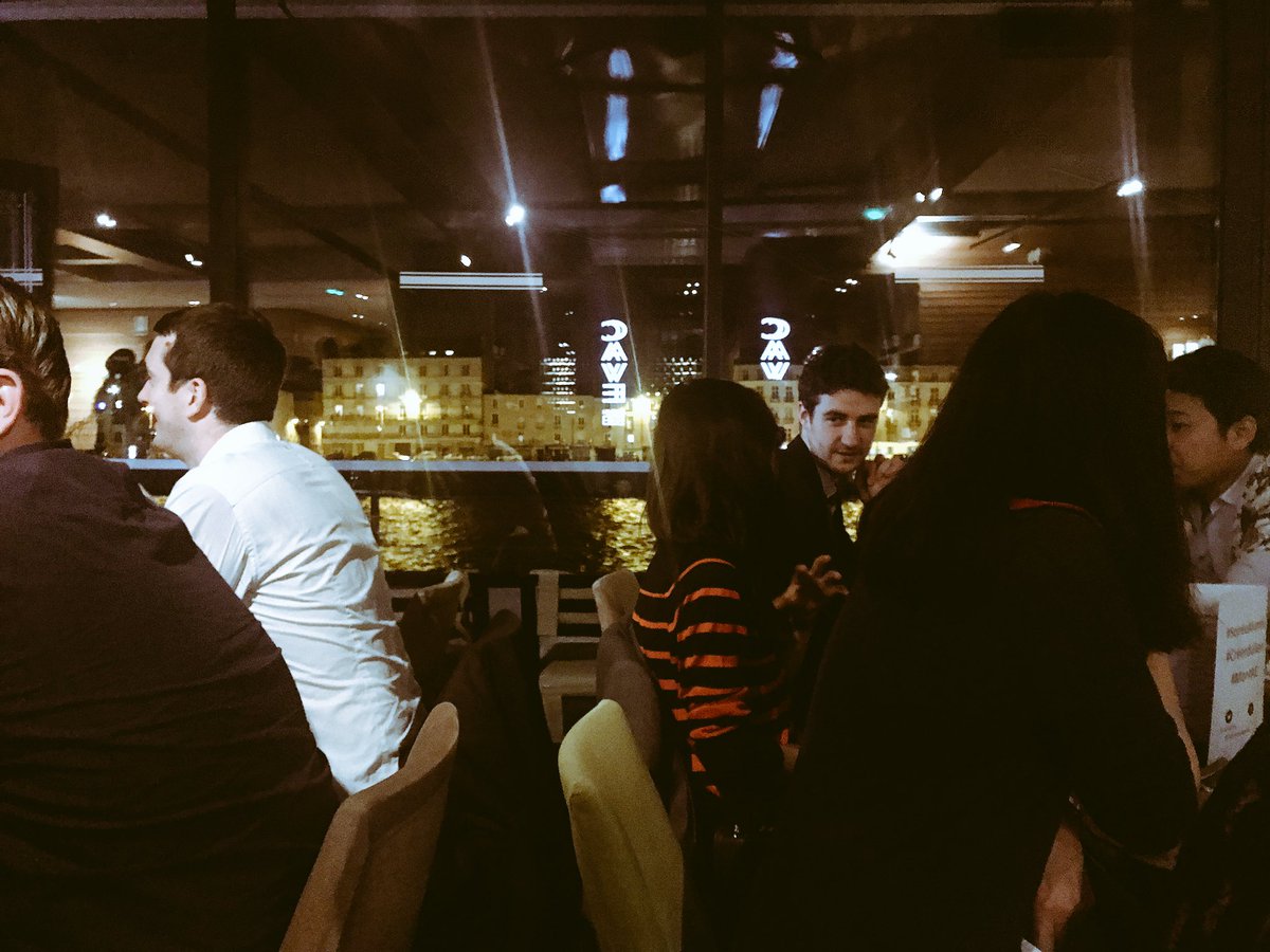 Capucine_Bsn's tweet photo. Soirée des #Alumni de l'@IAEnantes ! #creerdulien #iae #odeck #nantes https://t.co/Nh8tIoYrXv