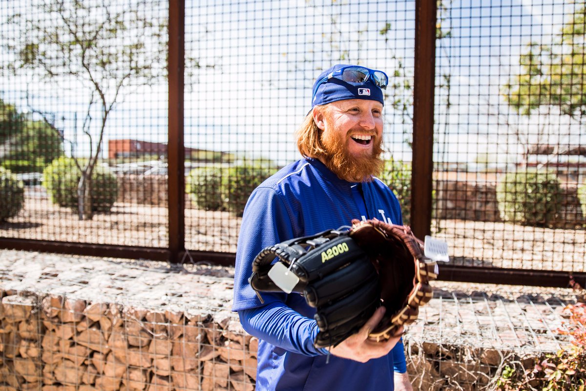 wilsonballglove's tweet photo. The Wilson glove team was feelin’ blue at @Dodgers #GloveDay. Check out the video: https://t.co/TORCdT9p59 #TeamWilson https://t.co/2EC8nW6M8K