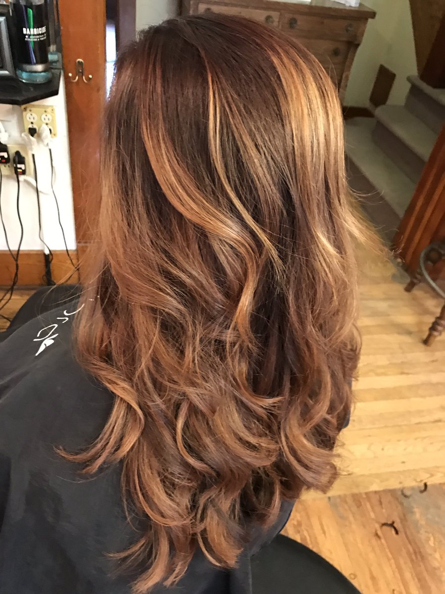 AmbridgeRoseSpa's tweet photo. Balayage By Rose 🌹 
#ambridgerosespa #redkenshades #redken #erie #eriesalons #eriestylist #eriepa https://t.co/x39FreWAeg