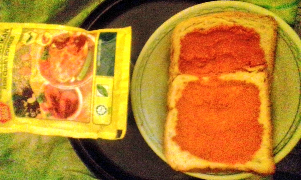 tankokseng61's tweet photo. «%»#31March2017 #FridaySupper #TwoPiecesOf #Bread #With #BabasFishCurryPowder
7.00pm-7.01pm-7.04pm-7.06pm https://t.co/xB4zMspRlA