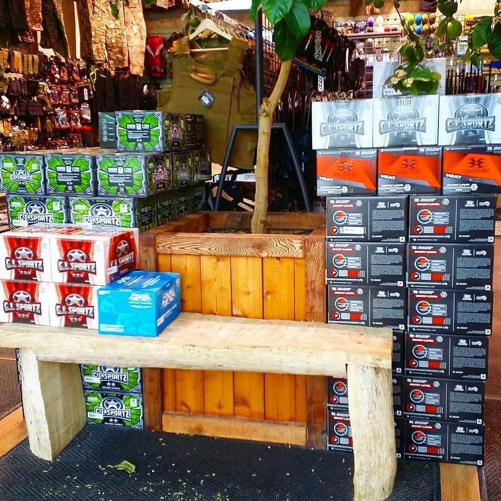 TacticalSports's tweet photo. Every gun needs food! The buffet is open come in and get it :) #gunfood #justafew #paintball #wegotthat #canada #p… https://t.co/RItyPv4sHO https://t.co/YJnkqIQ4wi