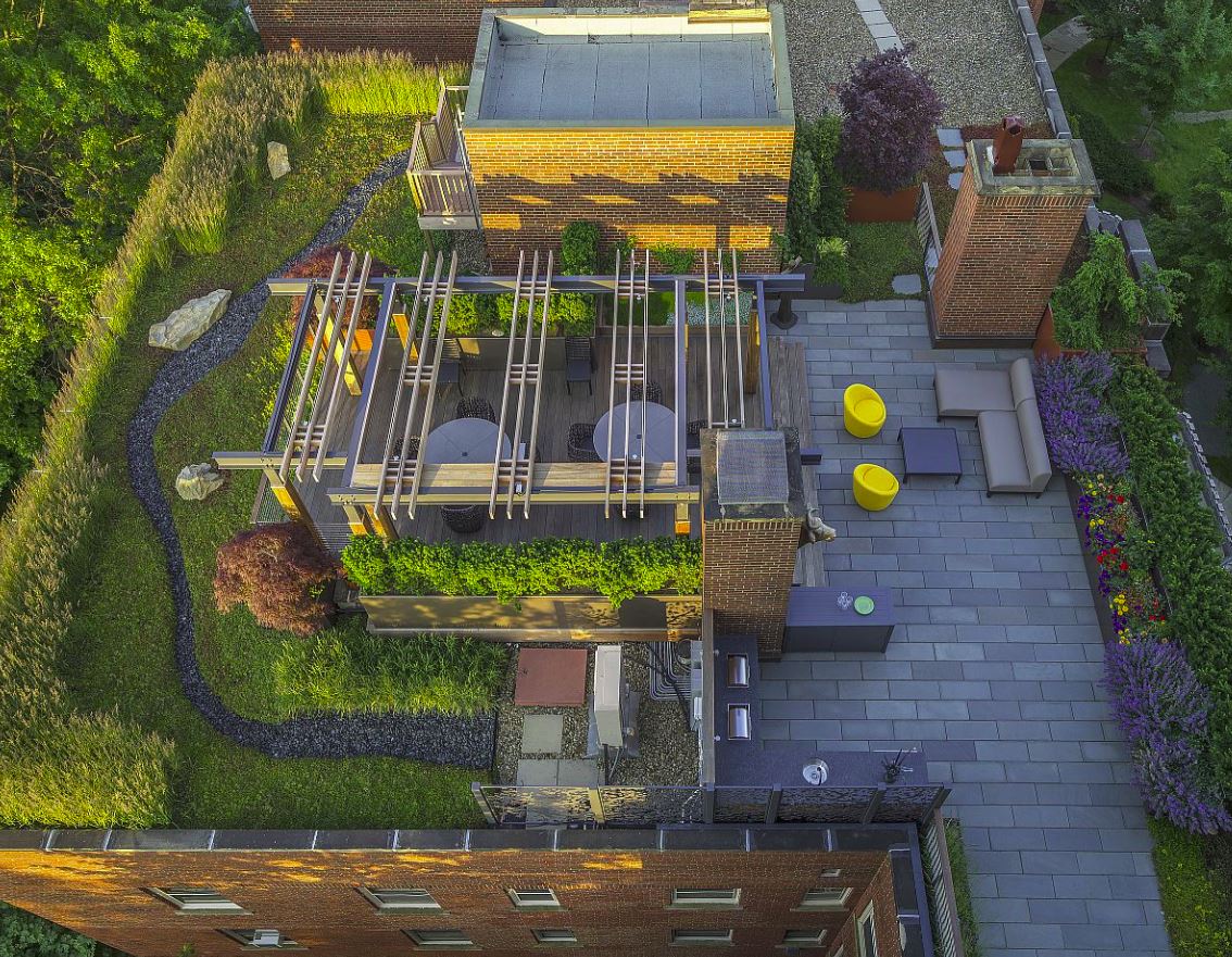 virginia_burt's tweet photo. Our Fowler ROOFTOP #garden has won an Award of Excellence from the @CSLA_AAPC Details VBD blog: https://t.co/bI7qfWP3aj #landArch #cslaaapc https://t.co/HWfPQ9plP5