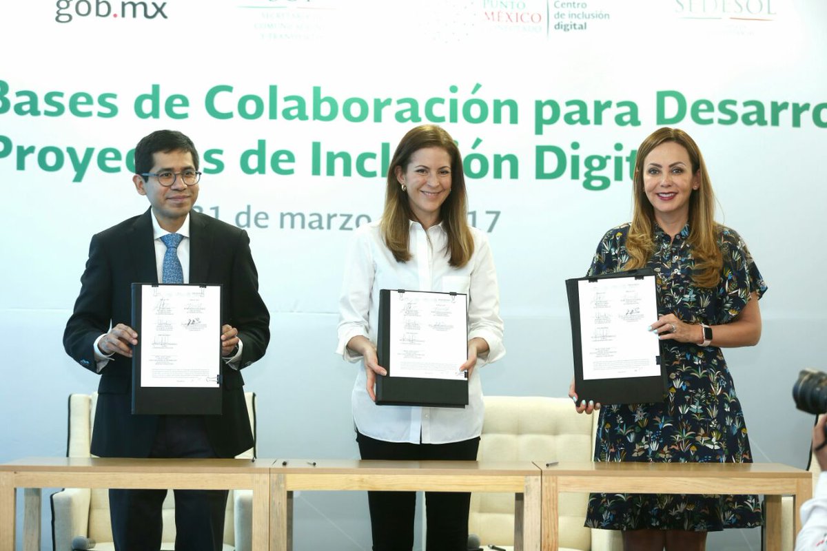 paula_hdz's tweet image. Firma de Bases de Colaboración para Desarrollar Proyectos de #InclusiónDigital @Prospera_MX @SCT_mx @SFP_mx #PuntosMéxicoConectado