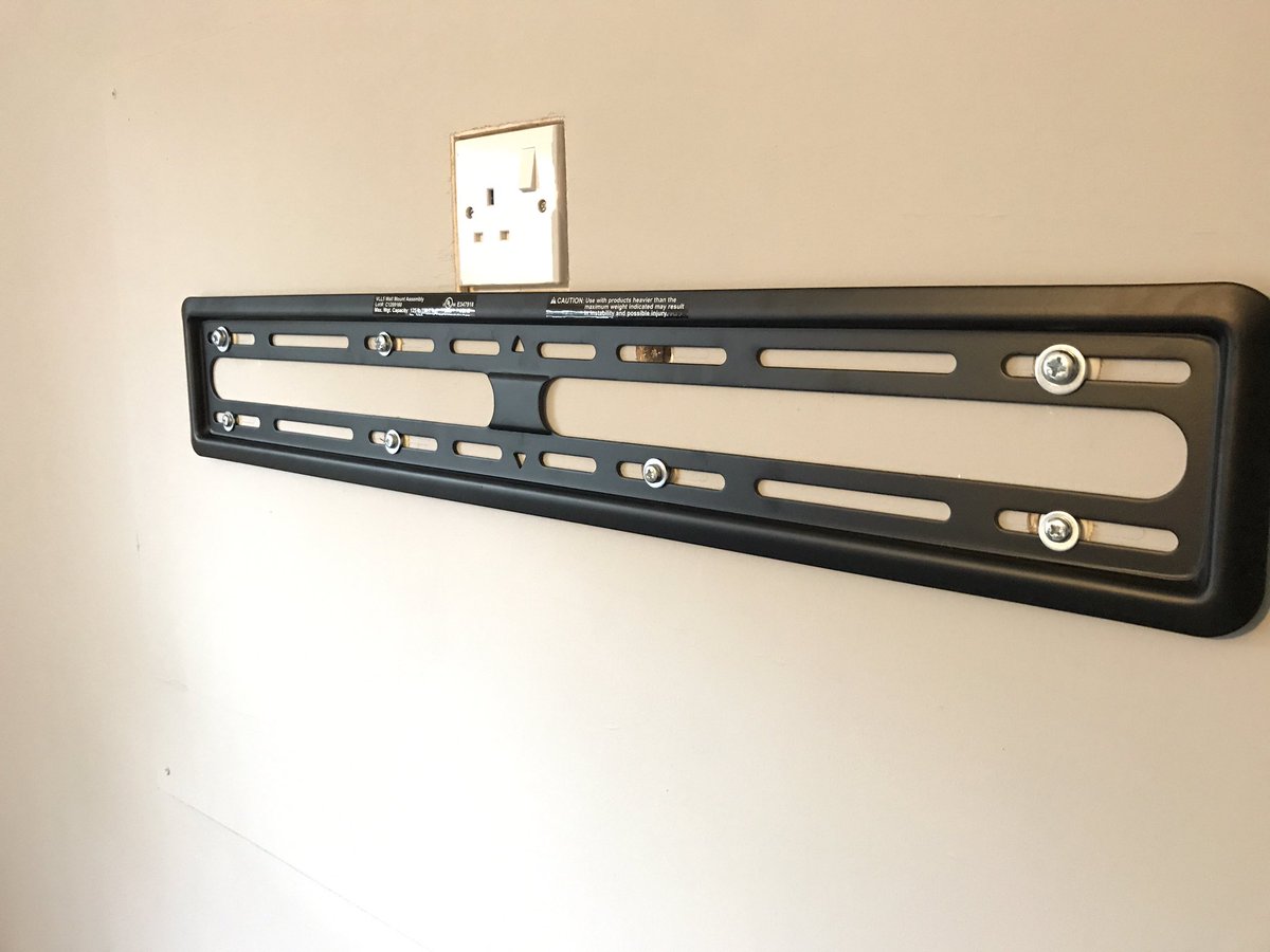 elecorange's tweet photo. Thanks @Rigifix and @sanus_uk for making this possible. 86'' LG TV on dot and dab plasterboard and breeze block #liveinstall https://t.co/rdFTO9OsES