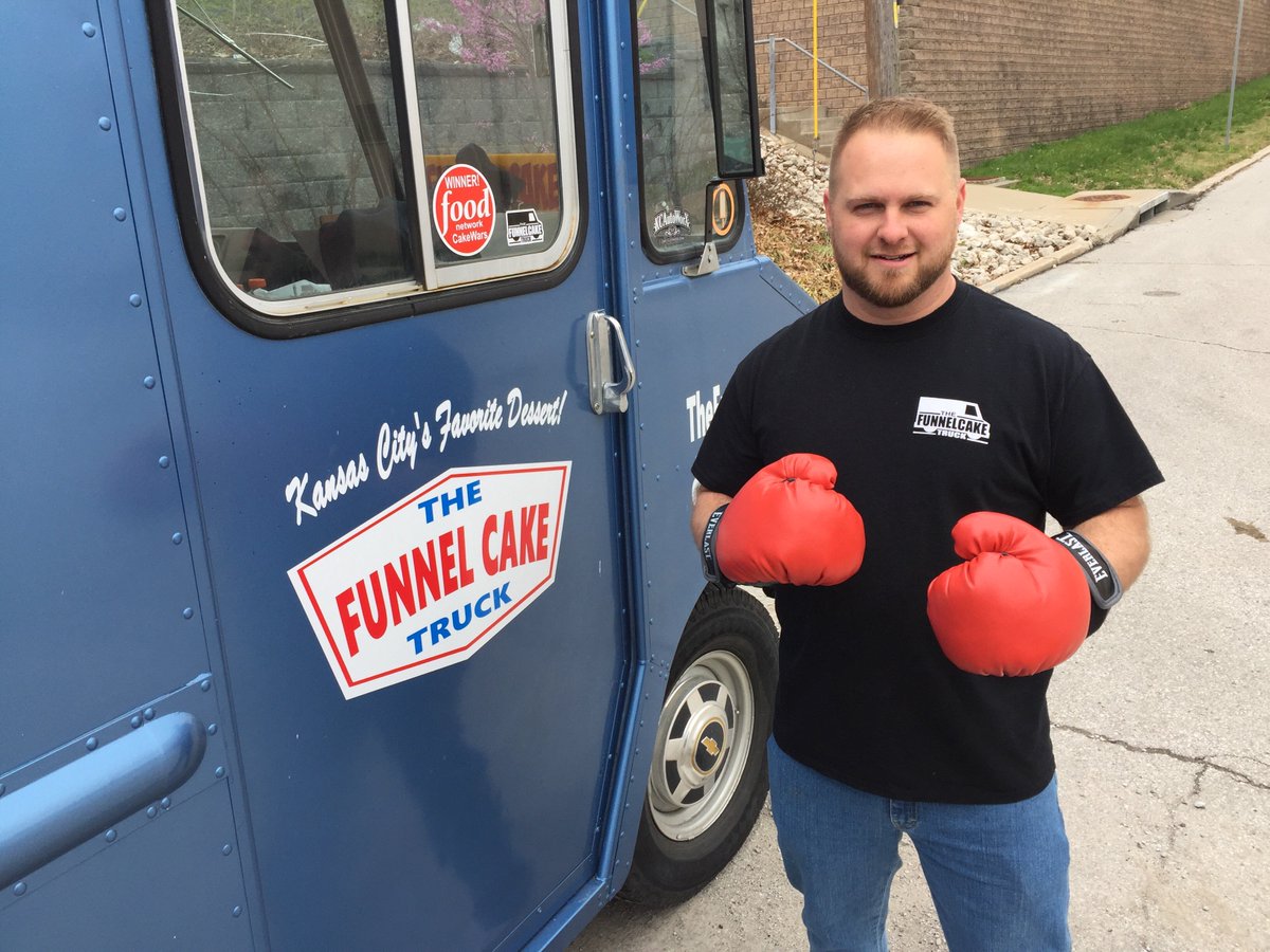 KCSourceLink's tweet photo. And the winner of #KCBattle2017 is... @funnelcaketruck! https://t.co/XyOq5tTm42 Congrats to the champ & thank you all for a great battle! https://t.co/gcUpaW77Vl