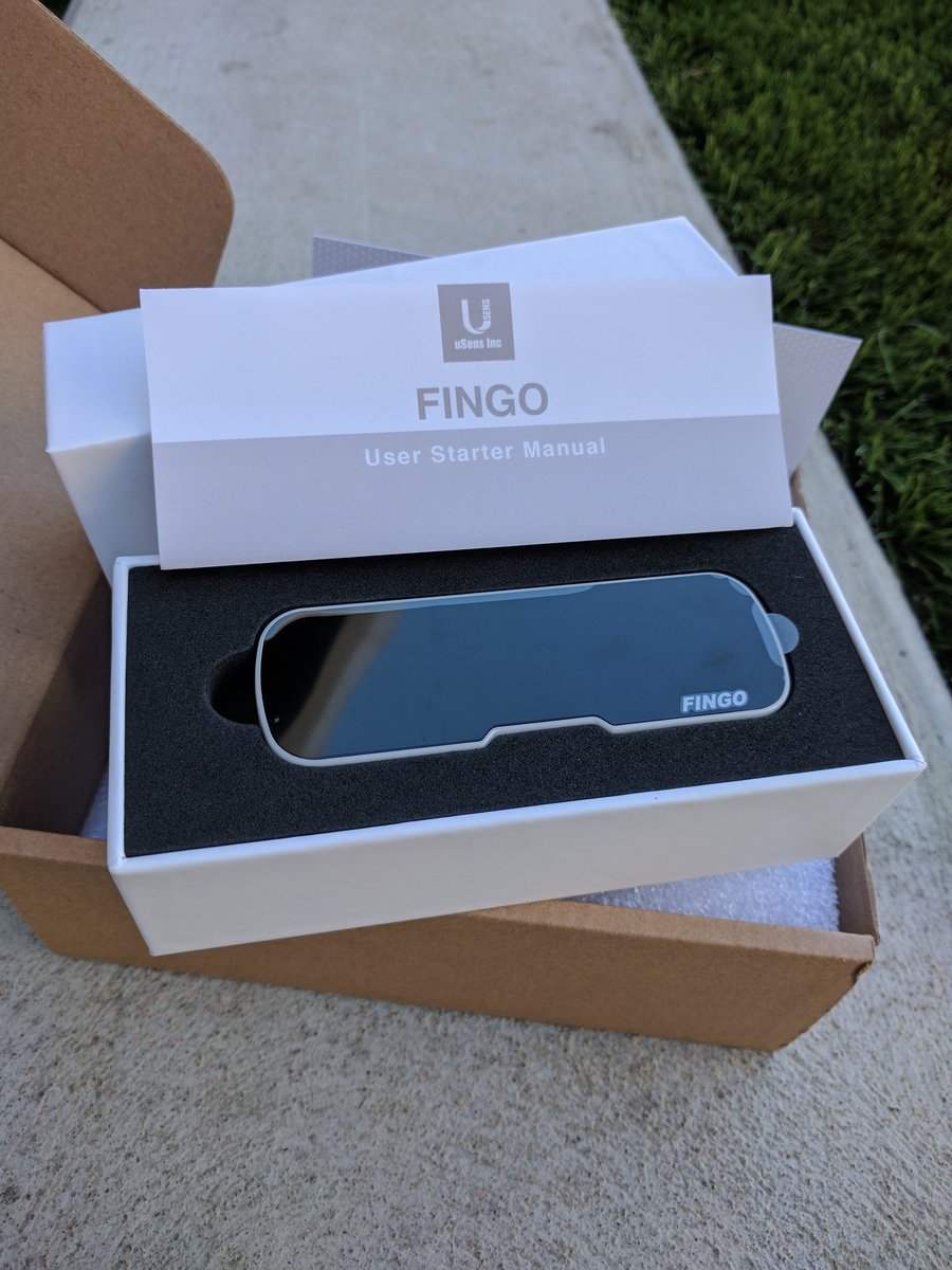 spulaniraba's tweet photo. proud owner of a #usens devkit. get it while it's hot #svvr https://t.co/S9llmNf0hM