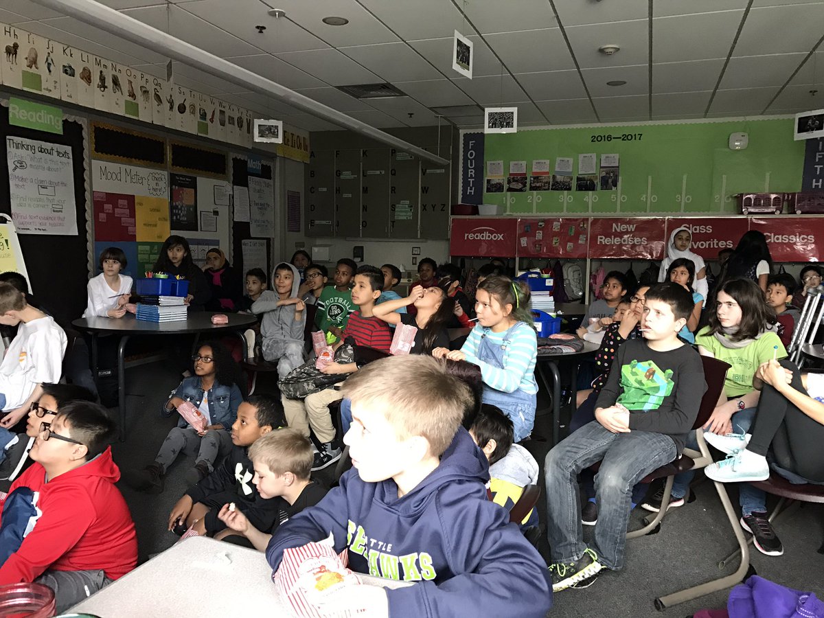 room264's tweet photo. Celebrating students who turned in ALL of their homework this month. Popcorn, candy, and a movie! @gleefuljen @Room263 @RebeccaFetridge https://t.co/AYRZSB69ko