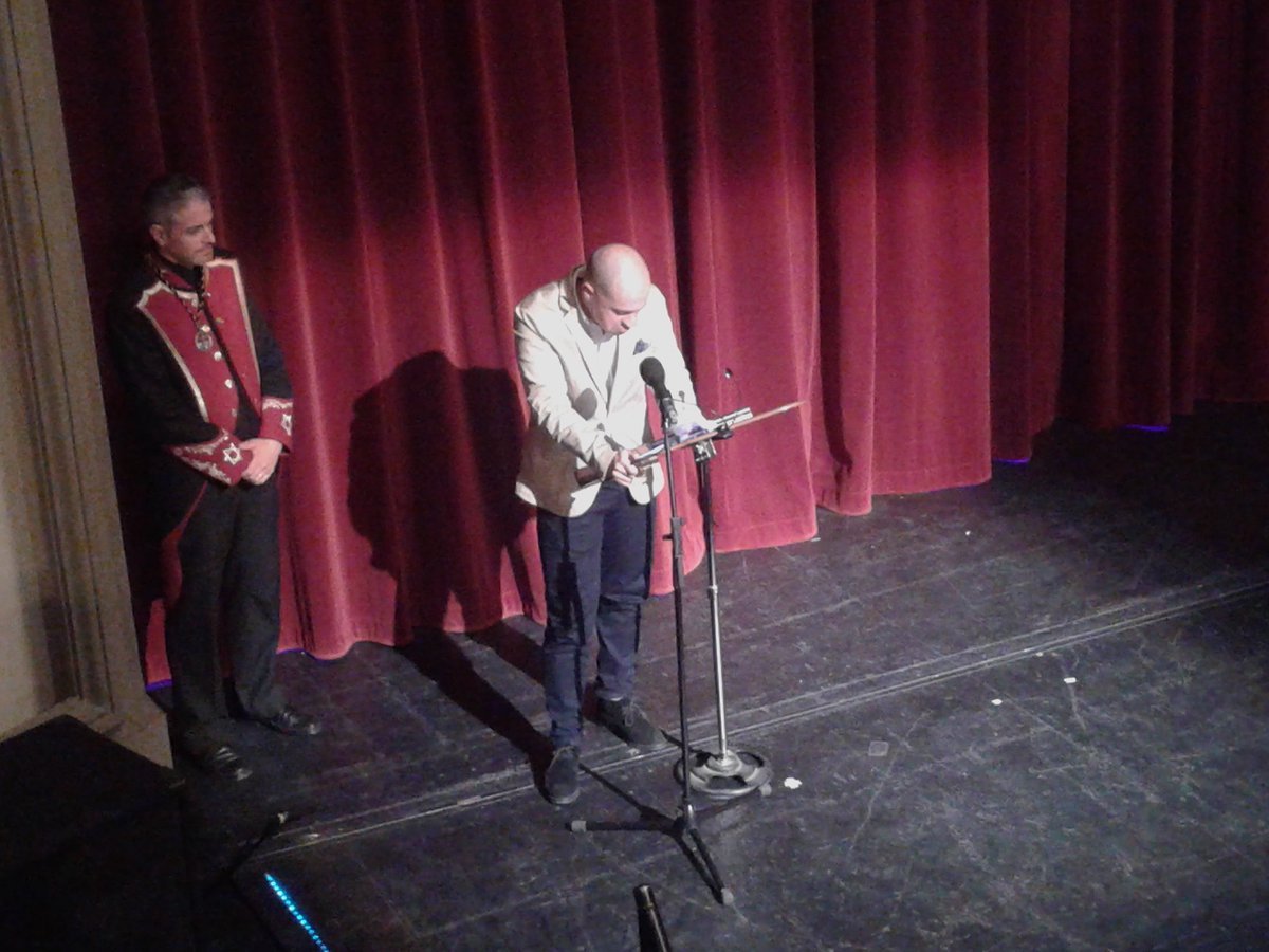 Ignacio García ha recibido la VII Batuta de Plata en Memorial Joaquin Tesifón, de <a href="/AMEstrellaGR/">AM Estrella Granada</a> en <a href="/TeatroICatolica/">TeatroIsabelCatólica</a> de Granada