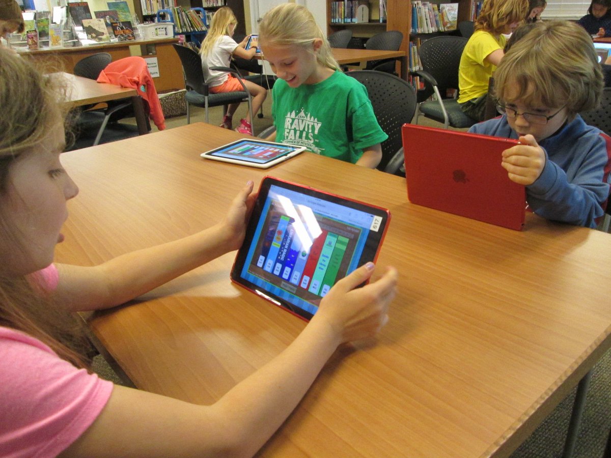2-3 students continue their work to become independent library patrons by playing Shelver! Thx @MrsLodge for the great game. <a href="/HighMeadowsGA/">High Meadows School</a>