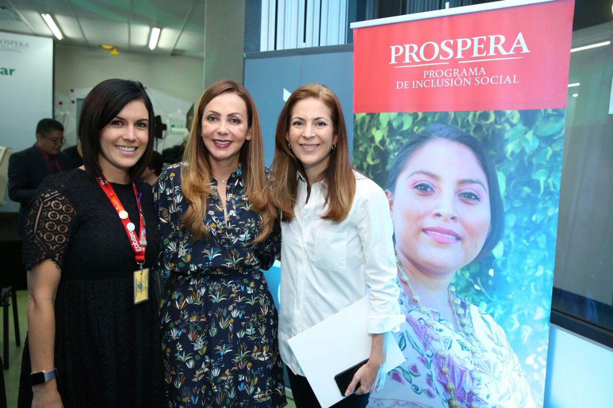 paula_hdz's tweet image. Con el convenio con @SCT_mx y @SFP_mx integrantes de familias @Prospera_MX podrán desarrollar habilidades digitales #PuntosMéxicoConectado