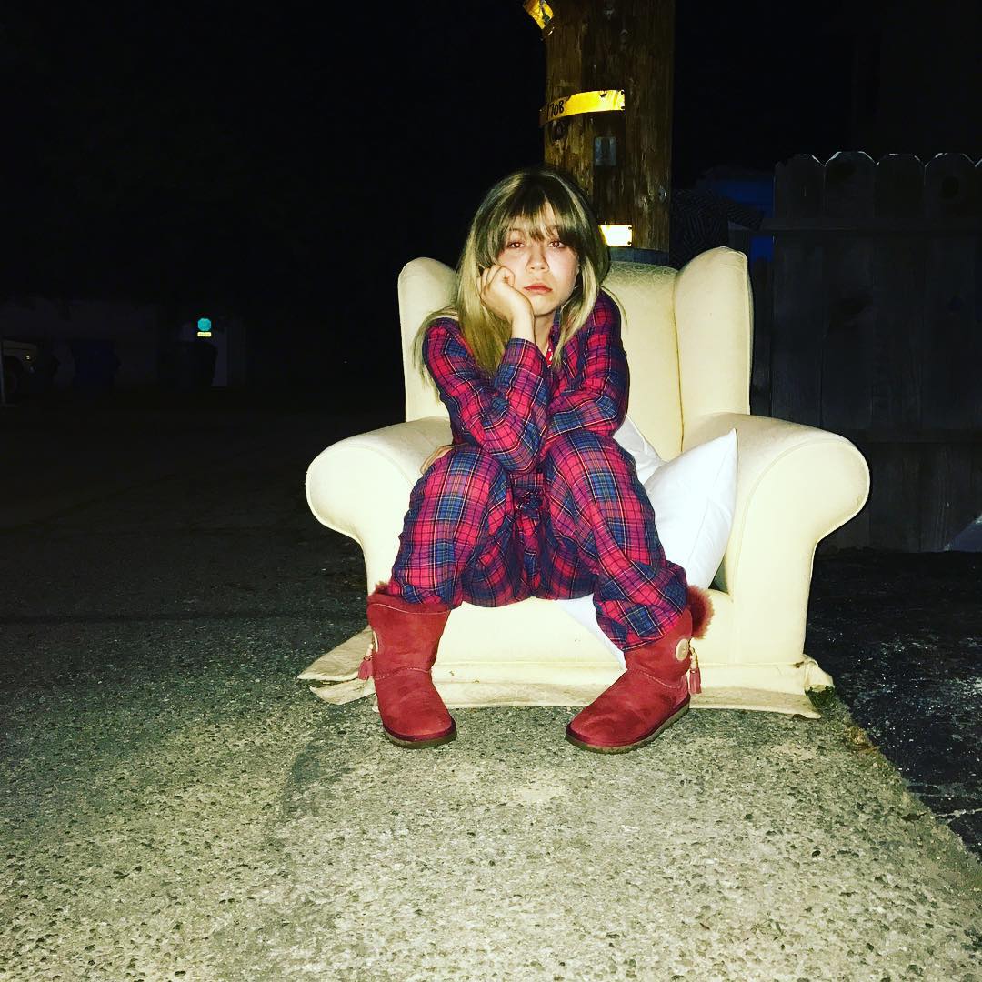 saltygram's tweet photo. crashing on hbo? https://t.co/EeenIGm6ri
