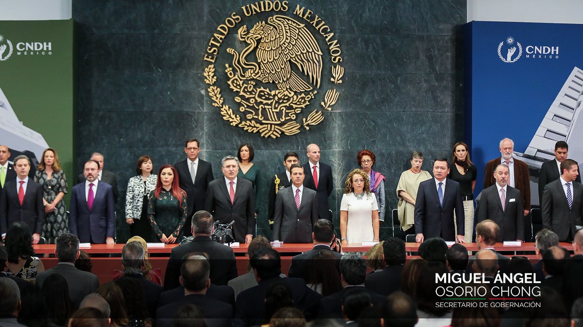 osoriochong's tweet image. Asistí con el Pdte. @EPN al Informe Anual de Actividades de la @CNDH. El @gobmx reitera su compromiso con la defensa y promoción de los DDHH