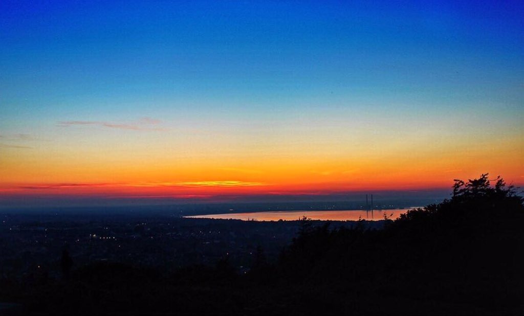 LovinDublin's tweet photo. Incredible photo of the day from Killiney Hill. Picture of the day on #lovindublin by @cian_tea 😍😍😍 https://t.co/akODjxSN9H
