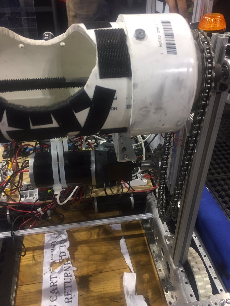 Mech_Warriors's tweet photo. Rope climber update: climbed halfway up but gave out in place. More powerful motor, smaller rope cylinder or ? under consideration #FRCMWR https://t.co/PW17woSWgd