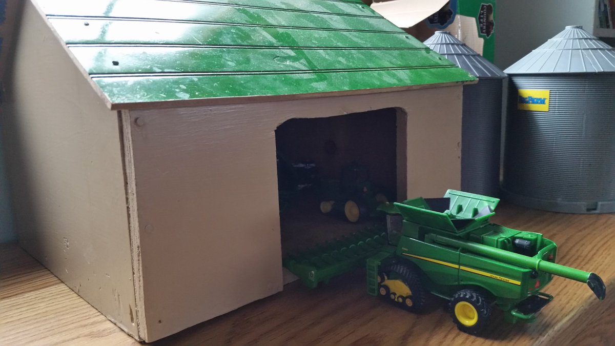 AJPlotner's tweet photo. @plotner_mike A real farmer plans ahead. https://t.co/TUzhJX7rJw