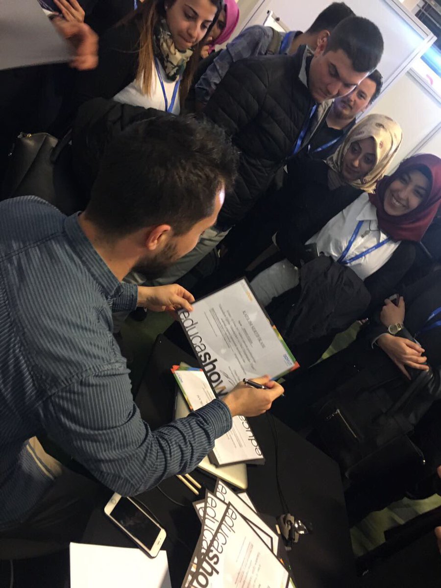 dincherdemir's tweet photo. Keyifli yoğun katılımlı güzel bir gündü #educashow #educashow2017 https://t.co/f7wxXmMCiY