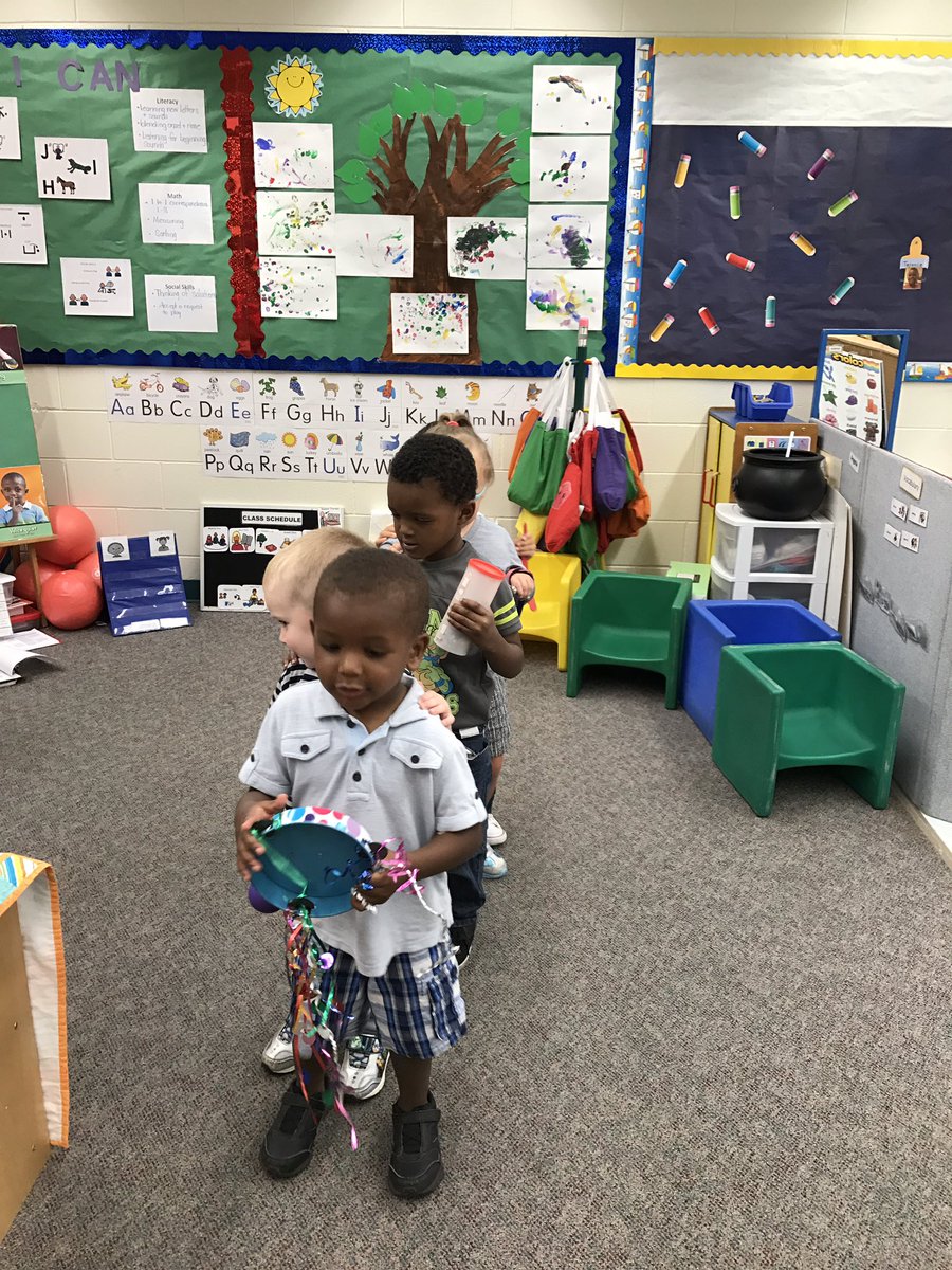 amsforjams's tweet photo. Fun Friday! Today flew. #IRESthebest #IRESPreK #vcsprek #successinparenting https://t.co/iCnE7AjvqP