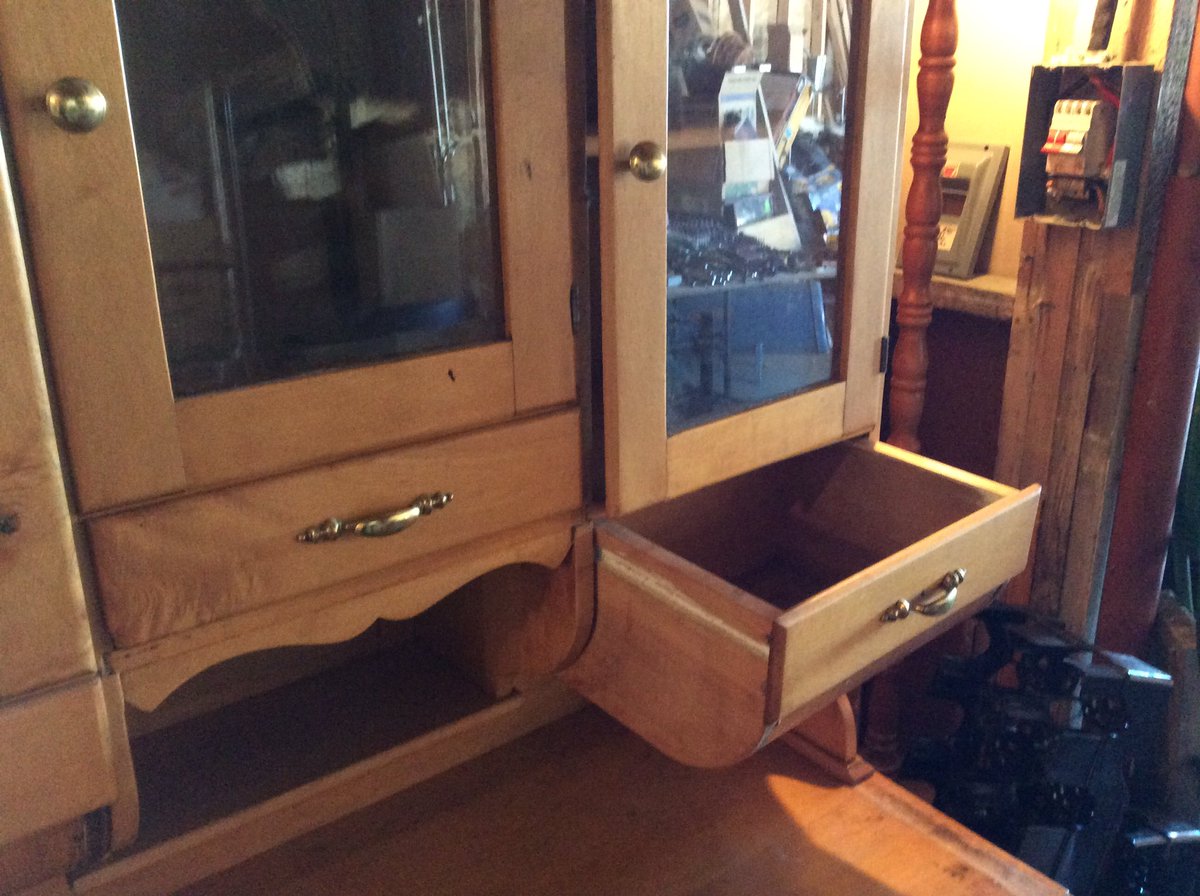 treasure2hunt's tweet photo. #hoosier kitchen cabinet - project piece -$275 #pie shelf #vintage #baking #getcreative https://t.co/HUZSNMZ4CE