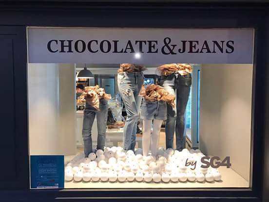 Guanyadors #aparadorscreuats a Manresa, La Lionesa i SG4 <a href="/Trajessenor/">Trajes Señor</a> <a href="/ForndeCabrianes/">Forn de Cabrianes</a> <a href="/ajmanresa/">Ajuntament de Manresa</a> <a href="/MuntsaVilalta/">Muntsa Vilalta</a>