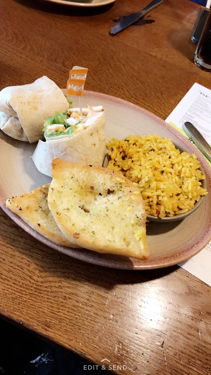 Lori_Bradley1's tweet image. First Nando's experience today 🤤 #goodhitting
