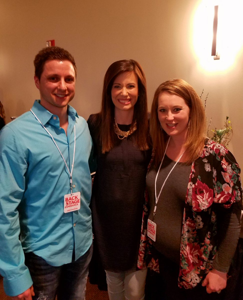 jonzyjones's tweet photo. It was an honor to meet @RachelCruze and @LesParrott last night. Great event! #debtfree https://t.co/eOgI8RxkTJ