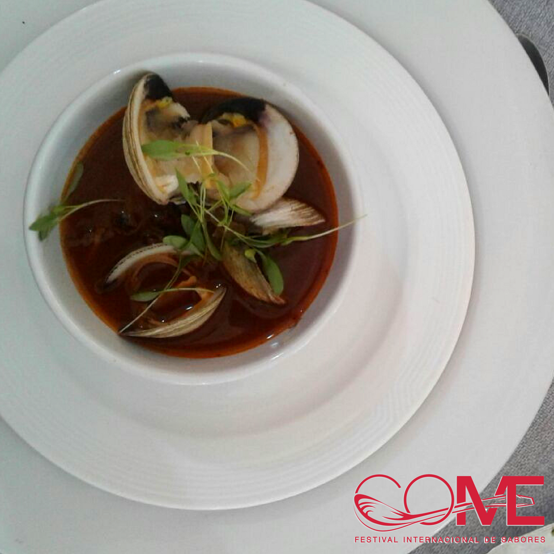 Birria de Almejas, creación del Chef Antonio de Livier para la "Comida Maridaje México" en nuestro Gand Restaurant #COME2017 #MemoriasCOME