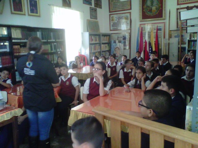 colparjauregui's tweet photo. Sagrado Corazón de Jesús charla violencia escolar defensoria @AVECSanCristbal @pydejauregui @CLIFPJauregui https://t.co/vZjWBPR8IW