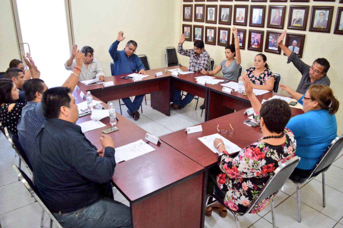 Gabyoss's tweet photo. Aprobamos importantes acuerdos en Sesión Ordinaria de Cabildo #Nava #JuntosHacemosMás #ÚltimoAño @cinthyag81 @rubenmoreiravdz https://t.co/op3FXTaCW3
