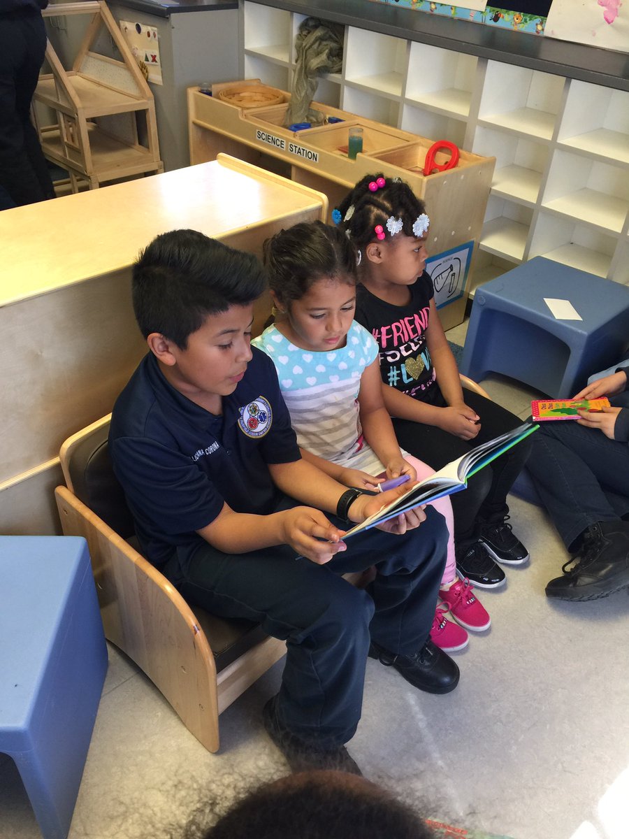 PSA_Eagles's tweet photo. Great collaboration - Ms. Hull's 5th grade &amp; preschool: planting seeds, reading, drawing @KristenWitt13 #psaobserveme https://t.co/fGvcfqSDYn
