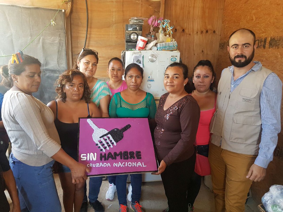 Prospera_MX's tweet image. Vocales de Cabo San Lucas, Baja California Sur, elaboran proyectos de tejido con #ManosPROSPERA