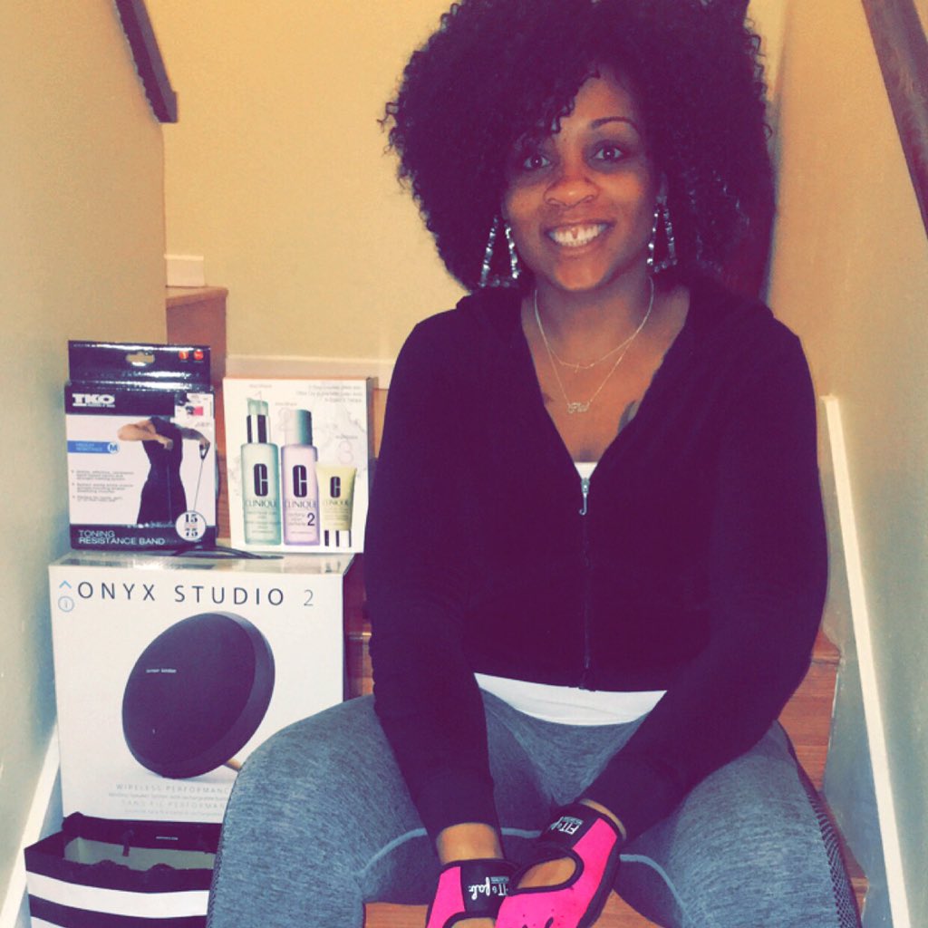 MoreeNotMaury's tweet photo. Check out my momma yall😂🌹#30plusChallenge https://t.co/2pEQHSKFVu
