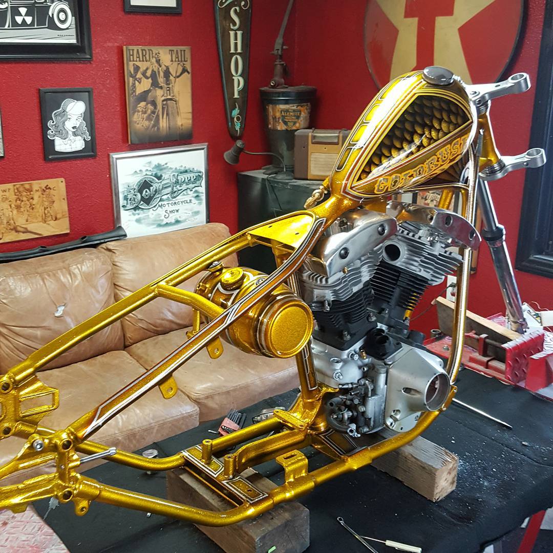 carter_customs's tweet photo. Been so busy on everyone's projects need to get back on my goldrush...#chopper #lowrider #shopbike #shovelhead #rigid #harleydavidson https://t.co/ow21oDkIjx