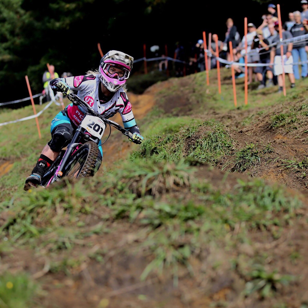 Congrats to <a href="/TraceyHannah/">Tracey Hannah</a> winner for Pro Women in the #Crankworx #Rotorua DH by <a href="/ixssports/">iXS</a>. Recap tomorrow: Crankworx.com 🤘🤘