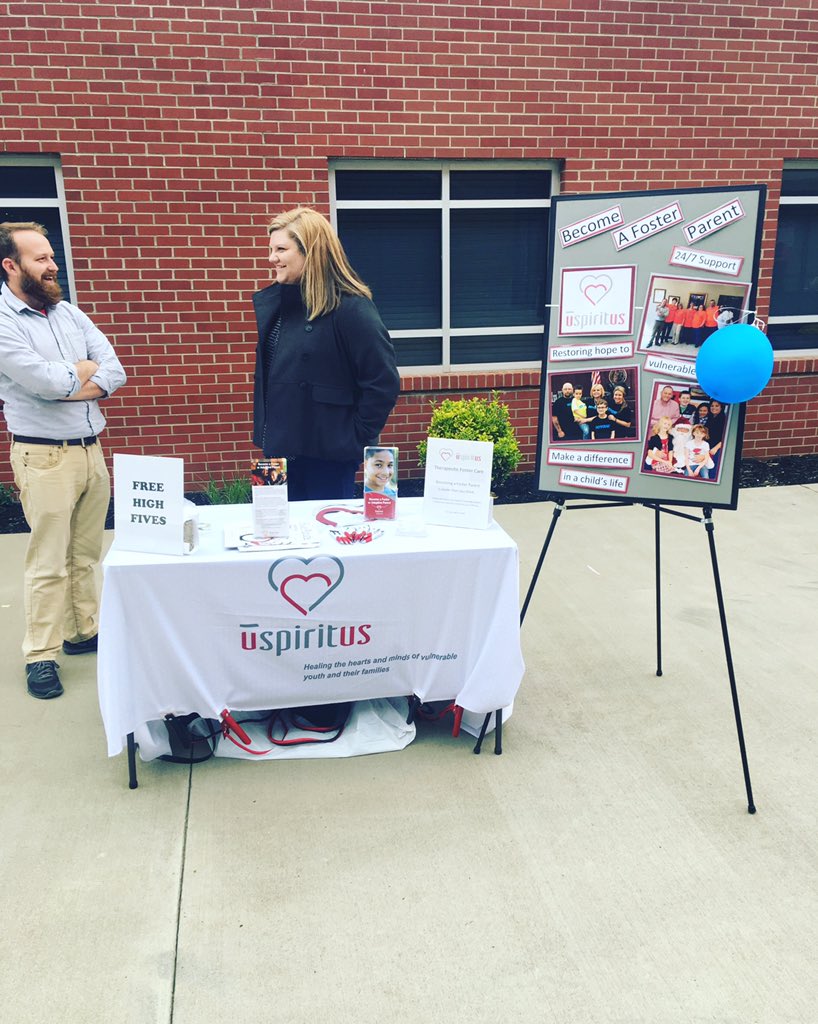 WKUEnactus's tweet photo. Are you looking for an event to participate in. Come check Bowling green Night market. #booth #enactuswku https://t.co/CFkneIf2aM