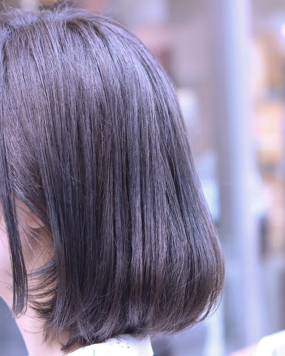 なるにあ Twitterren 元々の明るさは8トーン からの5トーンまで染料の濃いブルーを入れると暗くても柔らかさのでるアッシュへ アディクシーカラー Addicthy 外国人風 赤みゼロ グレージュ ブルージュ ベージュ アッシュ ミディアム ボブ ショート T Co