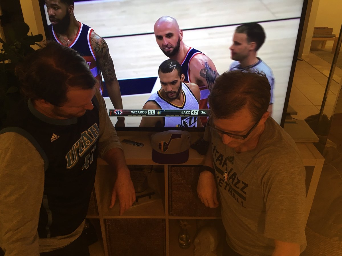 jazzwhiteboy's tweet photo. @utahjazz #lesolsonit the gobert bolt
From boca Raton Fl https://t.co/HSGGbsAQab