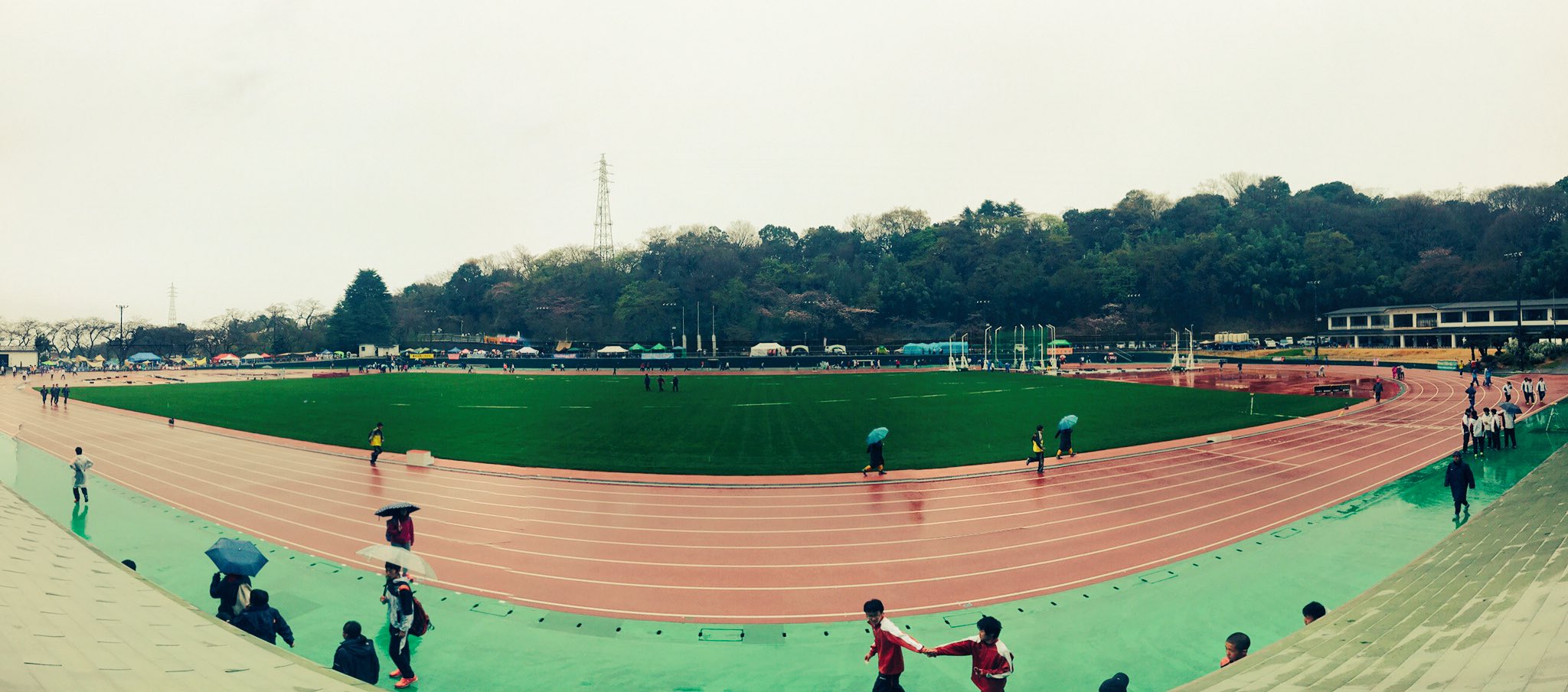 オダワラボ 小田原発 ライフスタイルを考えるメディア 城山陸上競技場リニューアル 本日 城山陸上競技場がリニューアルオープンしました オープニングセレモニーが行われた午前中は生憎の雨でしたが ますます快適に利用しやすくなりました