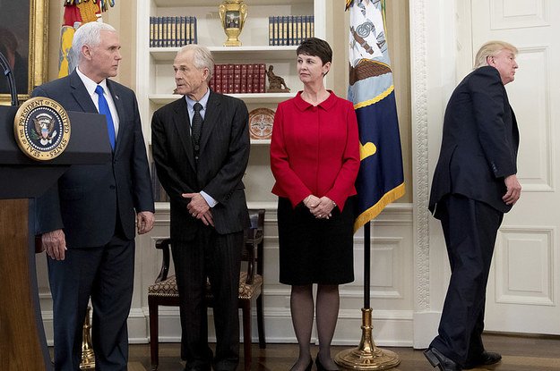 BuzzFeedNews's tweet image. Trump held an executive order signing ceremony, then walked away without signing anything
buzzfeed.com/salvadorhernan…