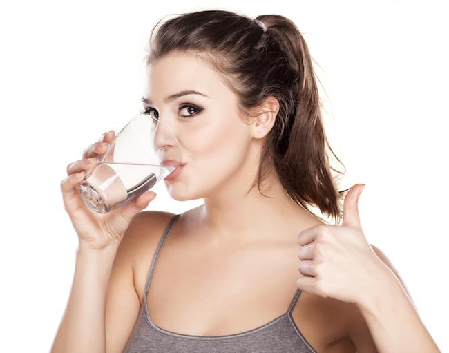 WomensHealthMag's tweet photo. 6 things you can do at night to de-bloat and promote weight loss: https://t.co/menZUdRn1R https://t.co/sky1nyDhVf