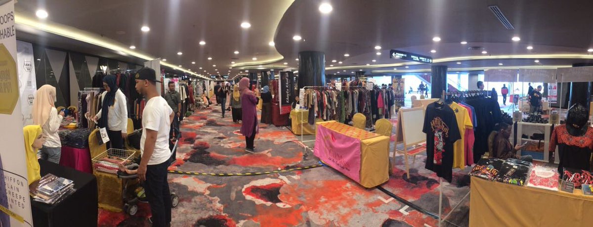 adidas_herz's tweet photo. Booth semua pun dah buka so lepas habis forum boleh start shopping! 💃🏼💃🏼💃🏼 #SayIgnite2017 #SayCommunity https://t.co/q4Me9x66uc