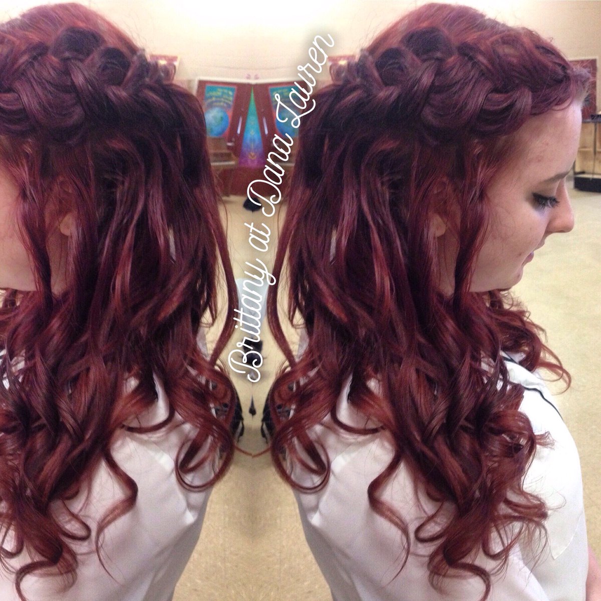 brittanylaine__'s tweet photo. Doing theatre hair makes me miss theatre that much more #WeGotAPea @BBHHSDrama https://t.co/Z9rQIYhP87