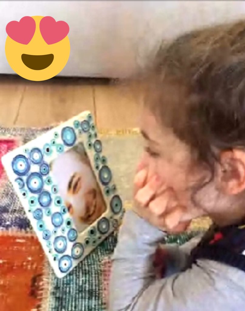 Bir resme bakıpta,ağlamadıysan.Özlemek ne demek bilemezsin sen...