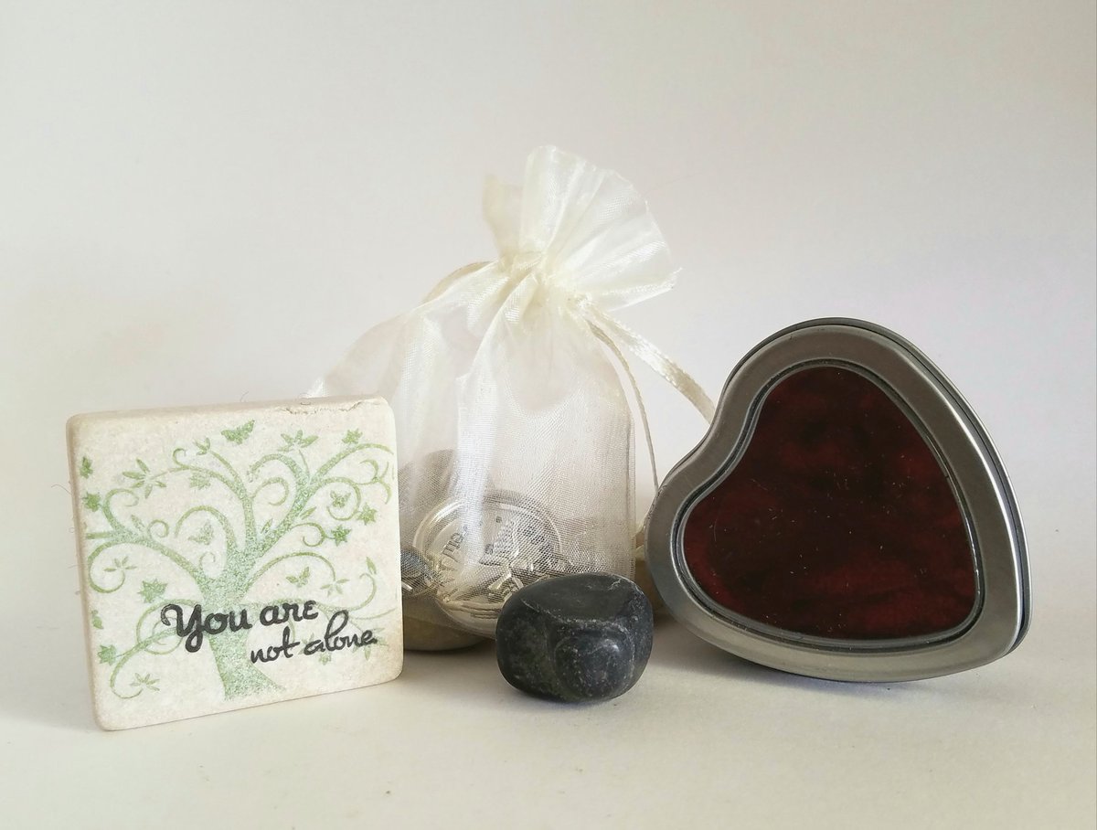 whisperingbox's tweet photo. Exclusive. Purchase for someone you may know going thru loss of pet companion. Visit https://t.co/y6plqIvbvo https://t.co/kmflEkKE2b