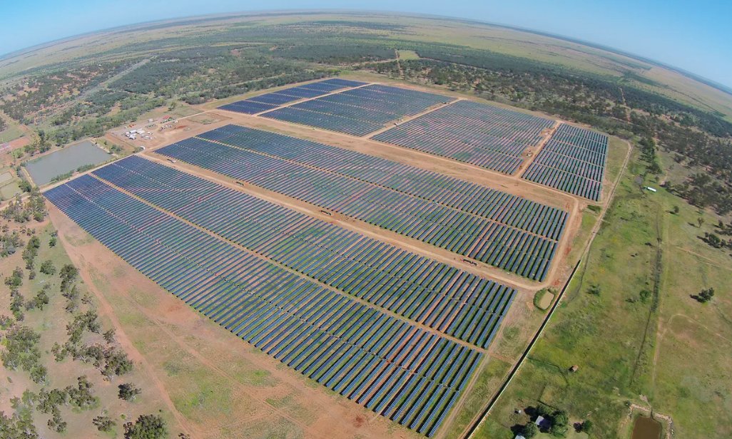 JoinPowerhouse's tweet photo. #Australia to build $1bn #solar farm with world's largest #battery! #renewables https://t.co/CP9BQswLx9 https://t.co/hH8kQIlcQB