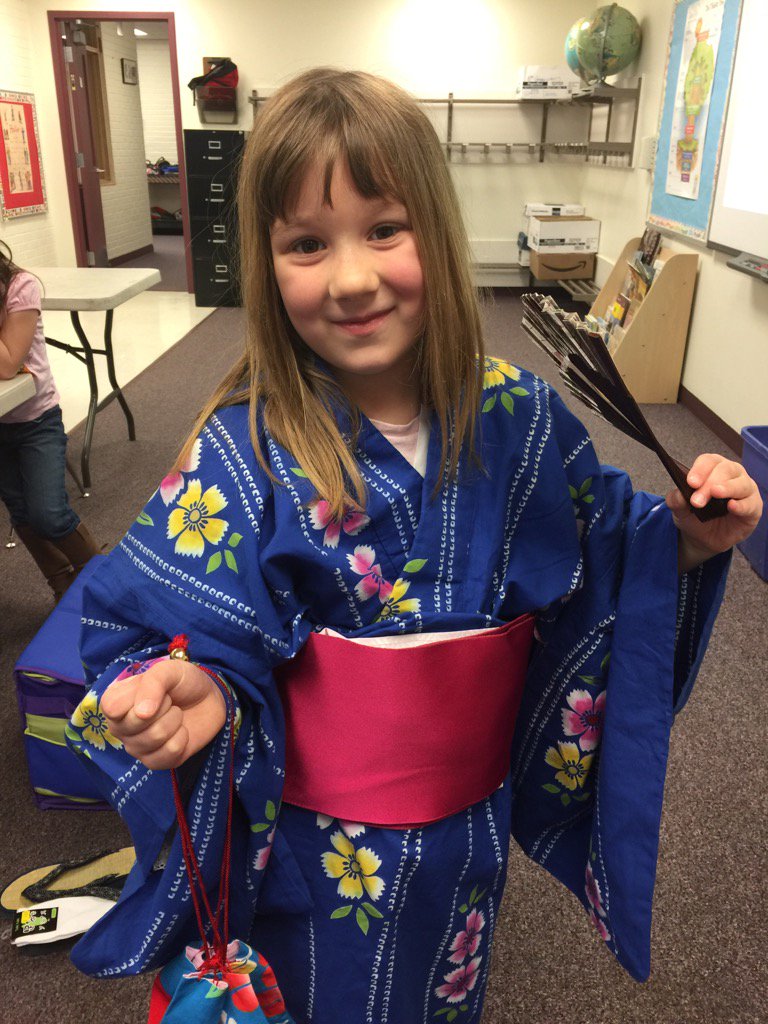 What do people in Japan wear? <a href="/roadrunnersrule/">Lessenger Elementary</a> #wearelamphere <a href="/StacyElsey/">Mrs. Elsey</a>