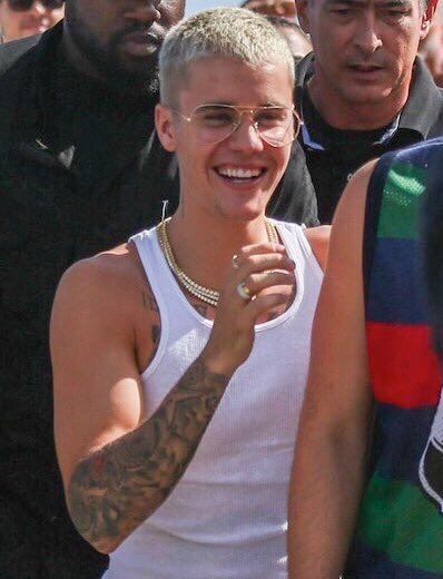 ProjectVoteJus's tweet photo. Amo tanto o sorrido do cremoso
RT=VOTO
BRAZIL LOVES YOU JB
#JFCJustinBieber https://t.co/39yn38SqHi