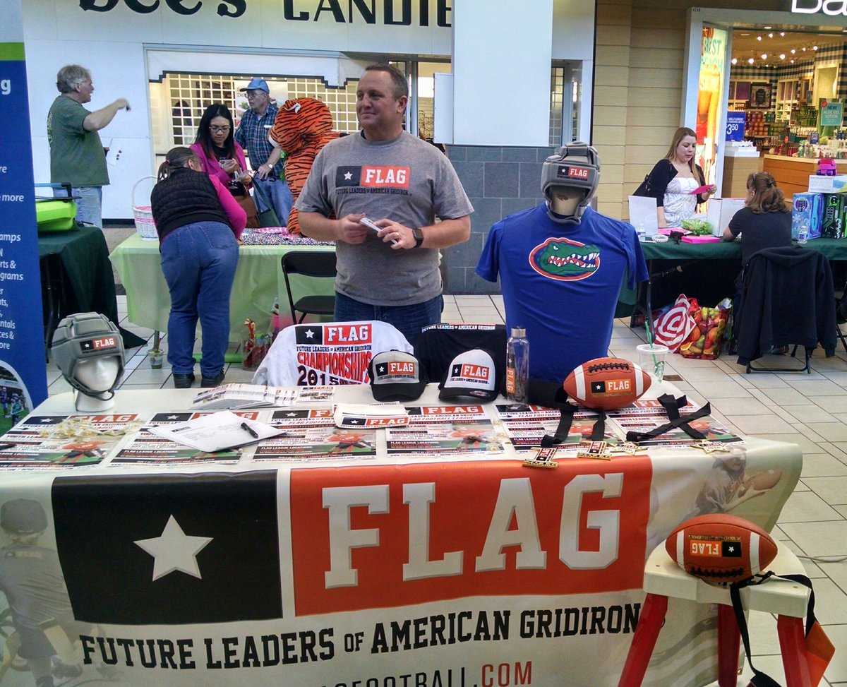 1FlagFootball's tweet photo. Good FLAG!  Promoting our 2017 season https://t.co/jnyzc9YKkS
